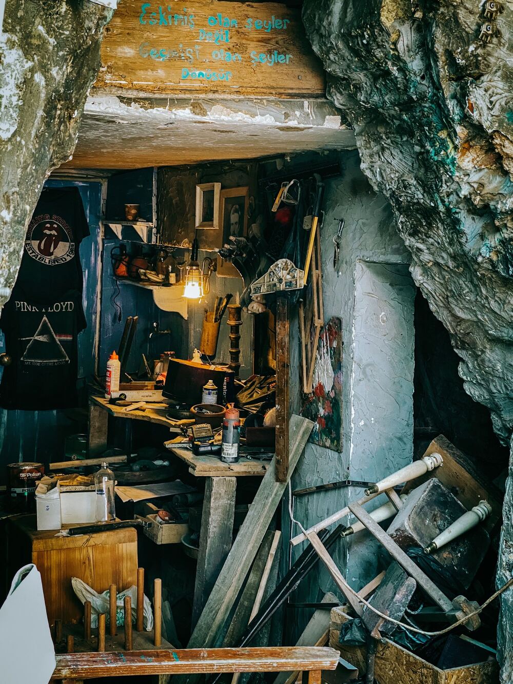 Cave encombrée avant débarras